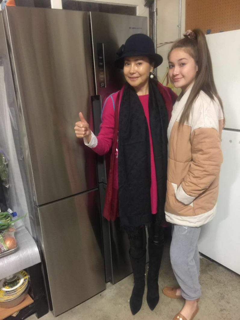 他的儿女来说,日常的新鲜果蔬和部分食材必不可少;而对胡惠玲女士来说