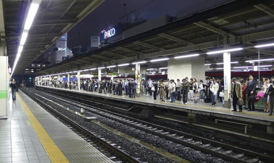 繁忙的东京地铁