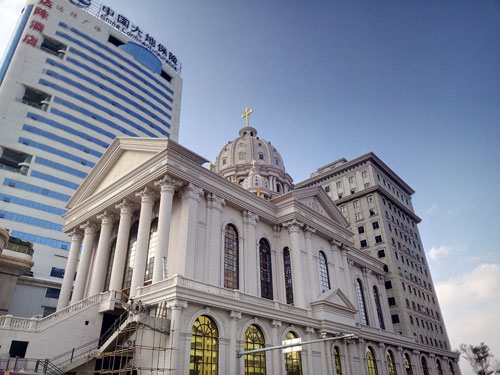 星期六 晚 活动地址:昆明市拓东路与北京路交叉口(耶稣圣心堂)