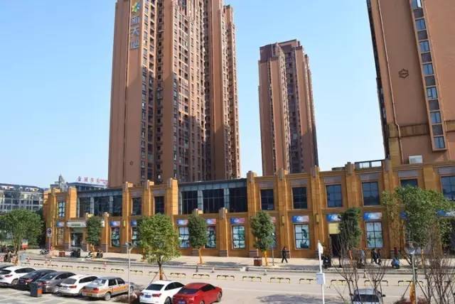 步步高·九华新天地二期沿街底商普遍层高达4.