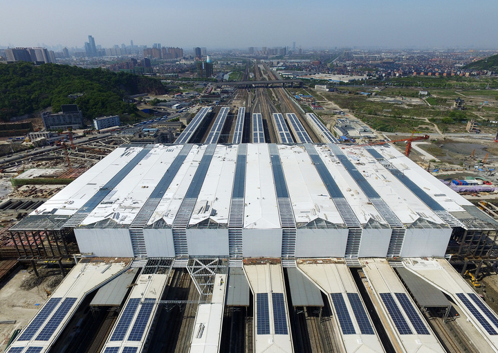 杭州火车南站站台主体结顶 西广场7月投入使用