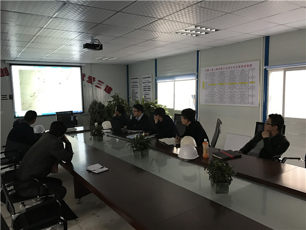 "每天"都有的交底培训 在蚌埠荣盛华府的项目工地会议室中,荣盛正在对