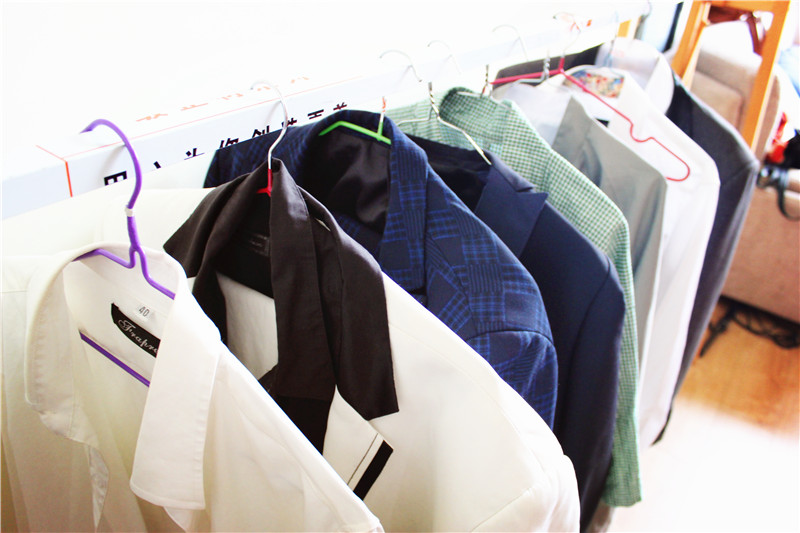 整洁干净的男士服装