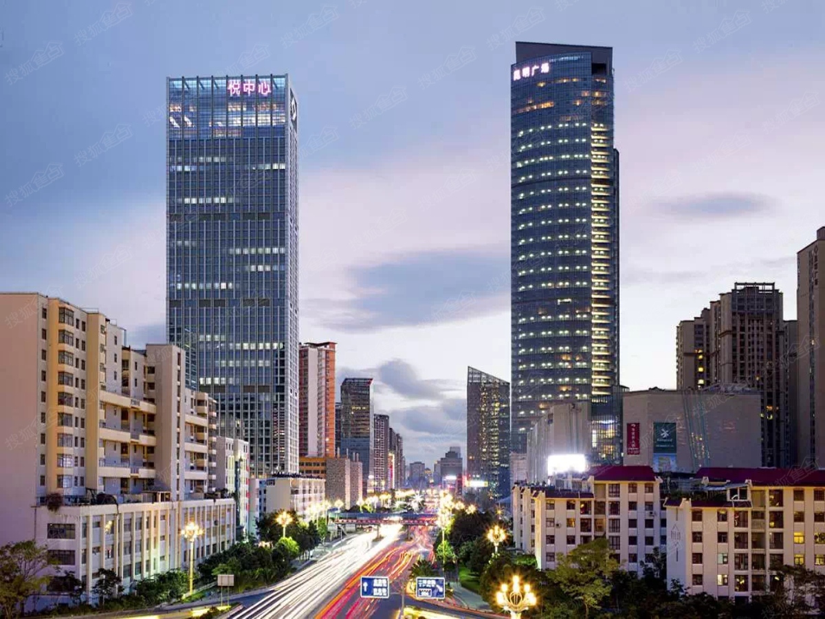 "英雄联盟女神挑战赛"半决赛开启 燃爆昆明广场